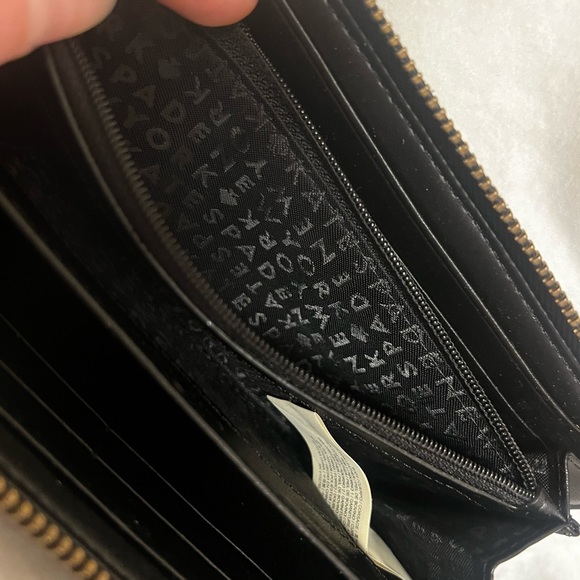 Rare white bow on black Kate Spade wallet - Picture 2 of 9